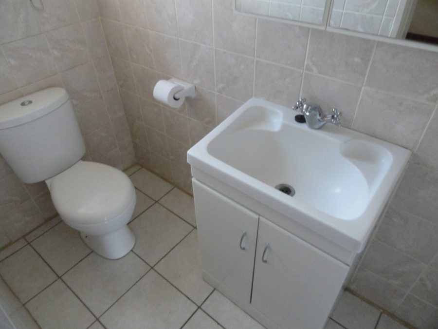 To Let 1 Bedroom Property for Rent in Die Bult North West
